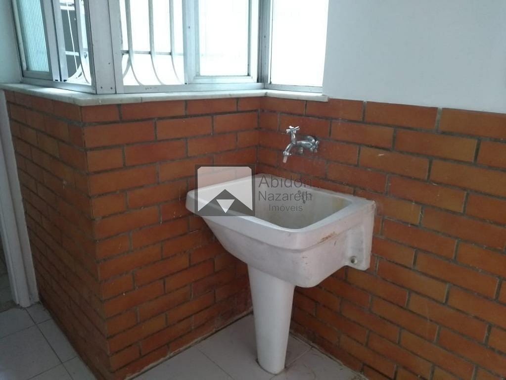 Apartamento à venda com 2 quartos, 70m² - Foto 32