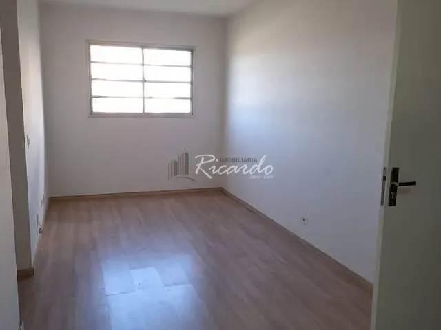 Apartamento com 60m² 2 quartos e 1 banheiro, à venda, no bairro Conjunto Habitacional José Garcia Molina em Londrina