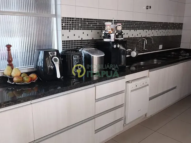 Apartamento 4 quartos e 3 banheiros, à venda, no bairro Centro em Londrina