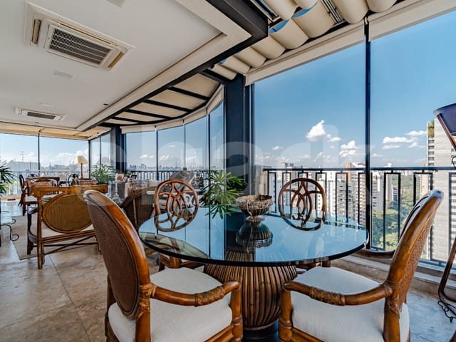 Apartamento com 630m² 4 quartos e 6 banheiros, à venda, no bairro Vila Nova Conceição em São Paulo