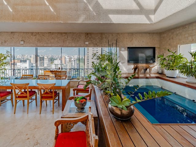 Apartamento com 630m² 4 quartos e 6 banheiros, à venda, no bairro Vila Nova Conceição em São Paulo