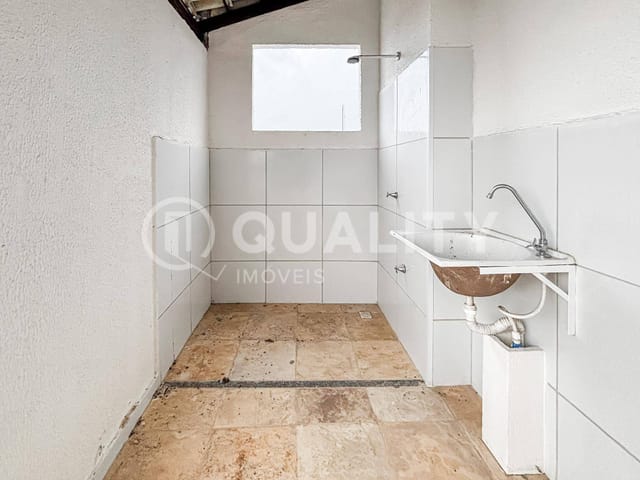 Apartamento 2 quartos e 1 banheiro, para alugar, no bairro Padre Julio Maria em Caucaia