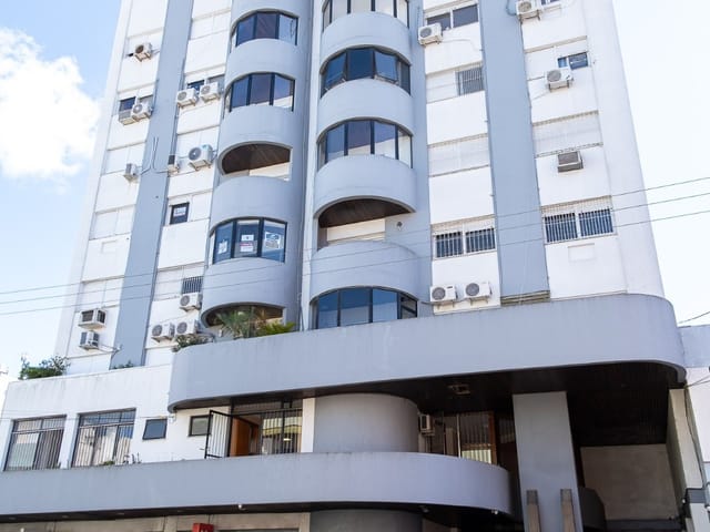 Apartamento com 91m² 2 quartos e 1 banheiro, para alugar, no bairro Centro em Pelotas
