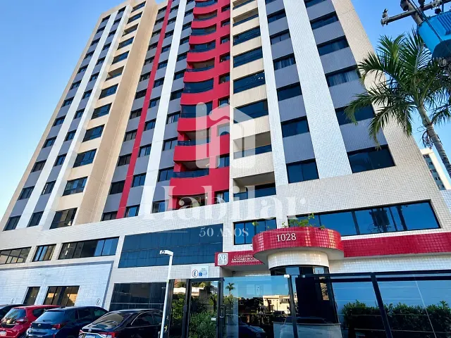 Apartamento com 880m² 3 quartos e 2 banheiros, à venda, no bairro Atalaia em Aracaju