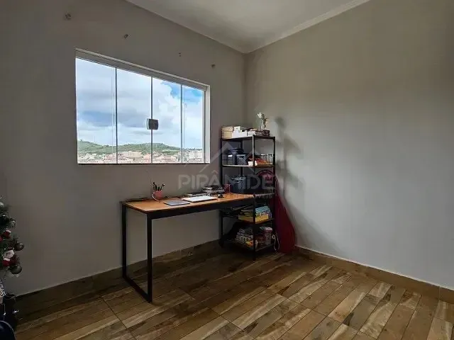 Apartamento 3 quartos e 1 banheiro, à venda, no bairro Jardim das Azaléias em Poços de Caldas