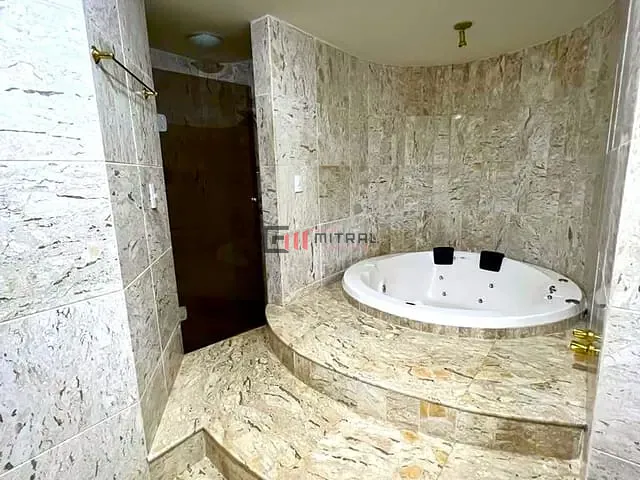 Apartamento 4 quartos e 7 banheiros, à venda, no bairro Centro em Londrina