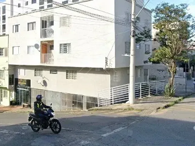 Apartamento 2 quartos e 1 banheiro, para alugar, no bairro Centro em Poços de Caldas