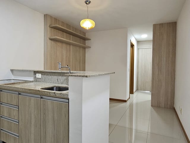 Foto do Apartamento - SQNW 307 | 1 Quarto Mobiliado com Varanda – Ed. Due Murano | Conforto e Lazer no Noroeste! | ALPHA BRASILIA A IMÓVEIS LTDA.