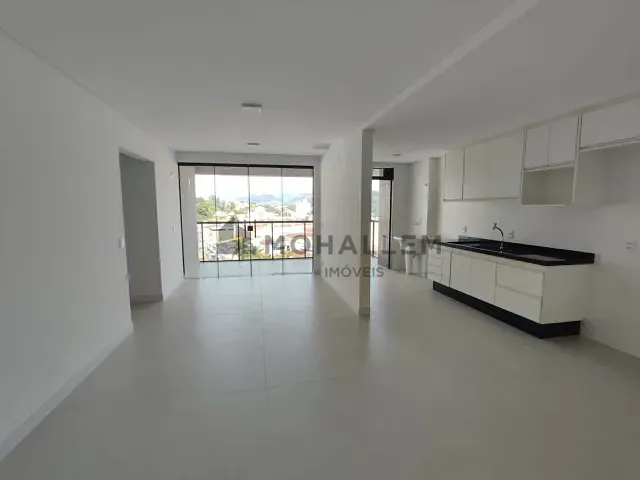 Apartamento 2 quartos e 2 banheiros, para alugar, no bairro Centro em Itajubá