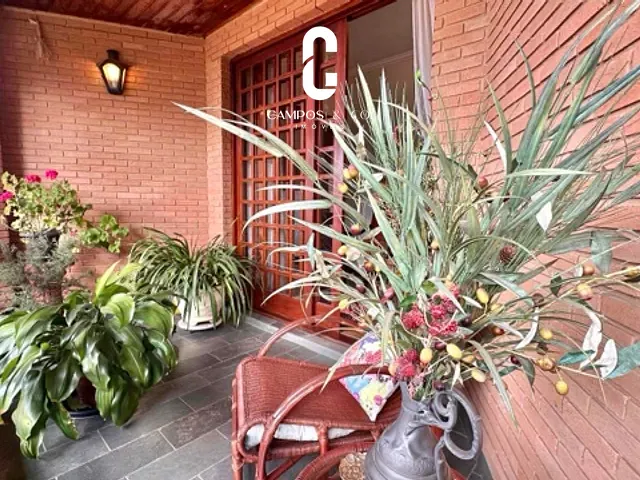 Apartamento com 344m² 4 quartos e 4 banheiros, à venda, no bairro Jardim Embaixador em Campos do Jordão