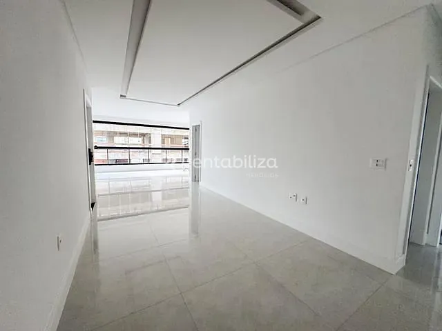 Apartamento com 204m² 3 quartos e 3 banheiros, à venda, no bairro Perequê em Porto Belo