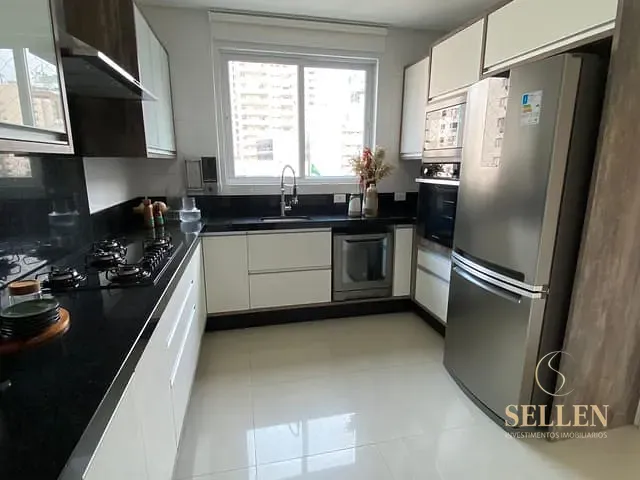 Apartamento com 203m² 3 quartos e 3 banheiros, à venda, no bairro Centro em Balneário Camboriú