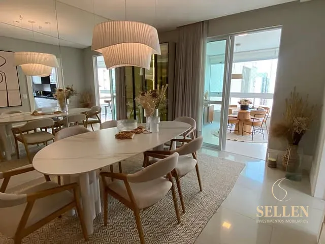 Apartamento com 203m² 3 quartos e 3 banheiros, à venda, no bairro Centro em Balneário Camboriú