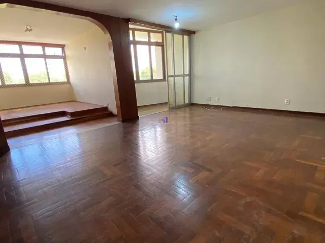 Apartamento 3 quartos e 2 banheiros, à venda, no bairro Asa Norte em Brasília