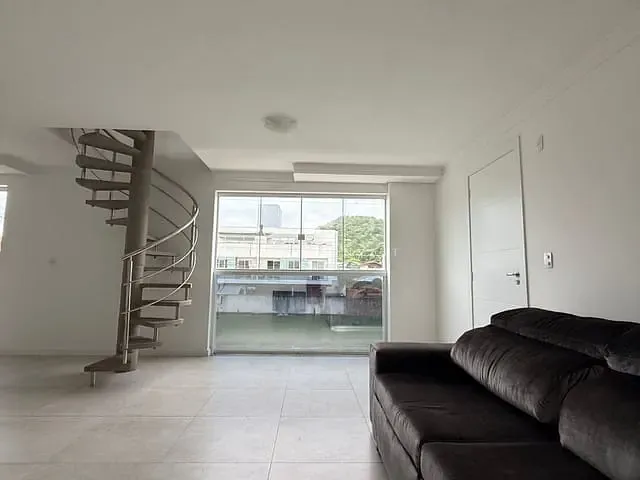 Apartamento 2 quartos e 2 banheiros, para alugar, no bairro Praia dos Amores em Balneário Camboriú