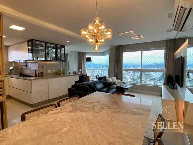 Apartamento com 139m² 3 quartos e 4 banheiros, à venda, no bairro Centro em Balneário Camboriú