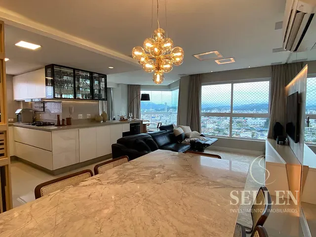 Apartamento com 139m² 3 quartos e 4 banheiros, à venda, no bairro Centro em Balneário Camboriú
