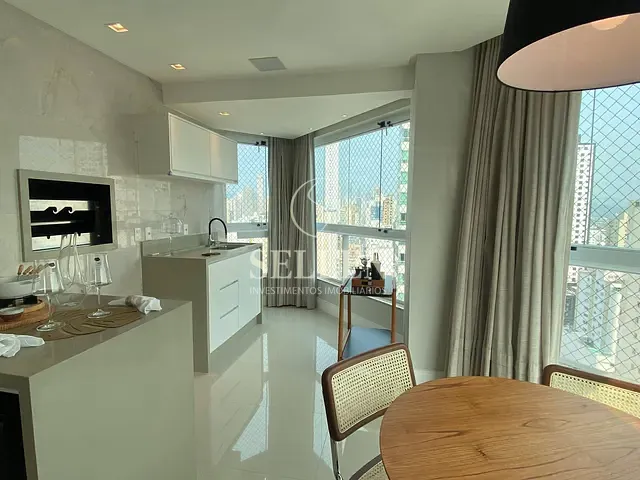 Apartamento com 139m² 3 quartos e 4 banheiros, à venda, no bairro Centro em Balneário Camboriú