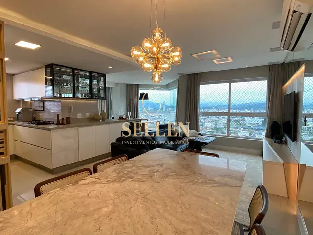 Apartamento com 139m² 3 quartos e 4 banheiros, à venda, no bairro Centro em Balneário Camboriú