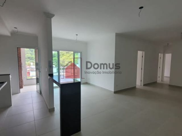 Apartamento à venda, no bairro Praia das Toninhas em Ubatuba