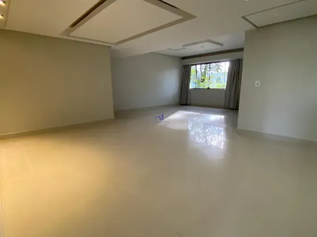 Apartamento 3 quartos e 2 banheiros, para alugar, no bairro Asa Norte em Brasília