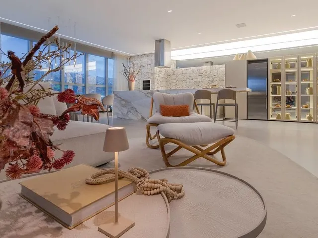 Apartamento com 10m² 3 quartos e 3 banheiros, à venda, no bairro Nova Prochet em Londrina