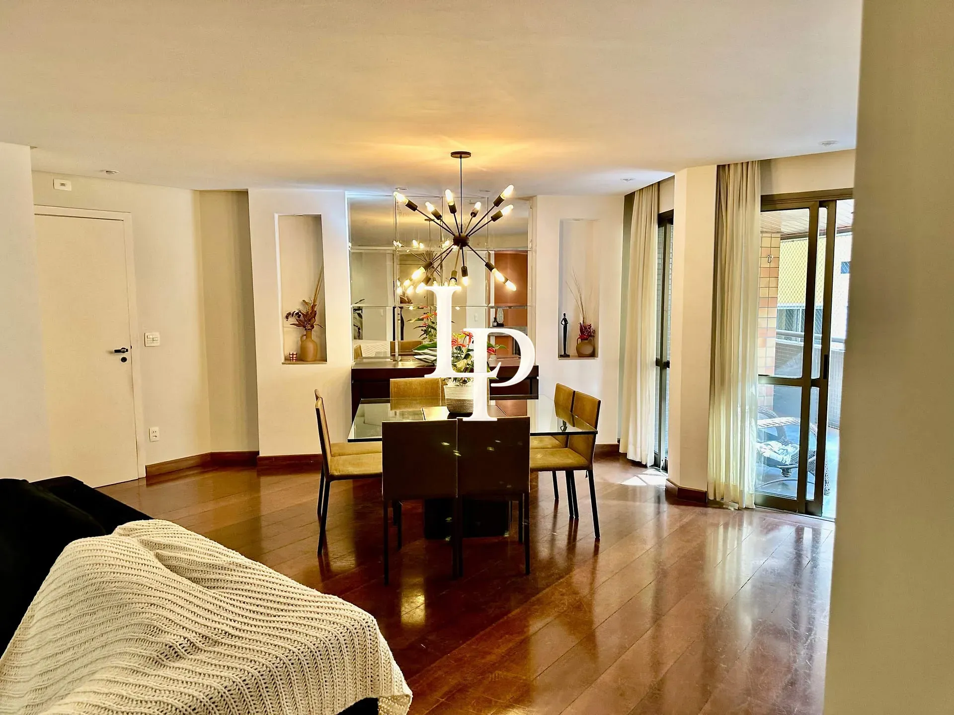 Apartamento, 4 quartos, 200 m² - Foto 1