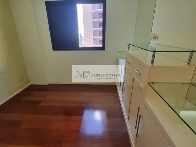 Apartamento 3 quartos e 3 banheiros, à venda, no bairro Centro em Londrina