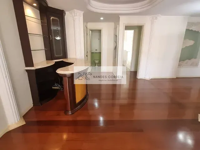 Apartamento 3 quartos e 3 banheiros, à venda, no bairro Centro em Londrina