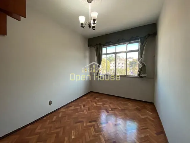 Apartamento 4 quartos e 2 banheiros, à venda, no bairro Ano Bom em Barra Mansa