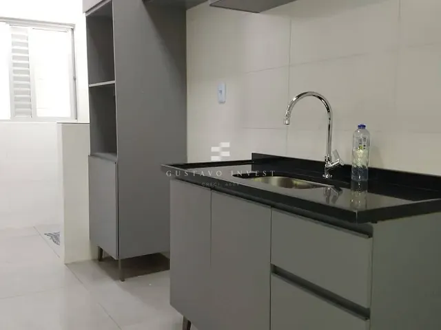 Apartamento 2 quartos e 1 banheiro, para alugar, no bairro Centro em Balneário Camboriú