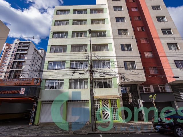 Apartamento 3 quartos e 2 banheiros, à venda, no bairro Centro em Curitiba