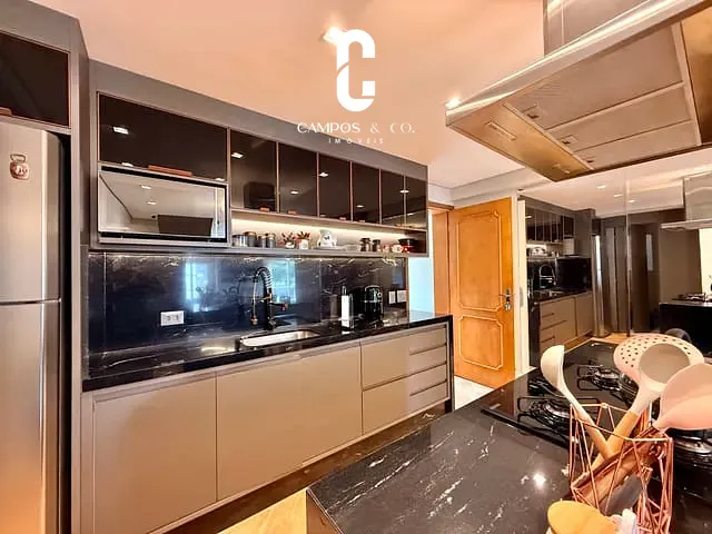 Apartamento com 200m² 5 quartos e 4 banheiros, à venda, no bairro Vila Capivari em Campos do Jordão