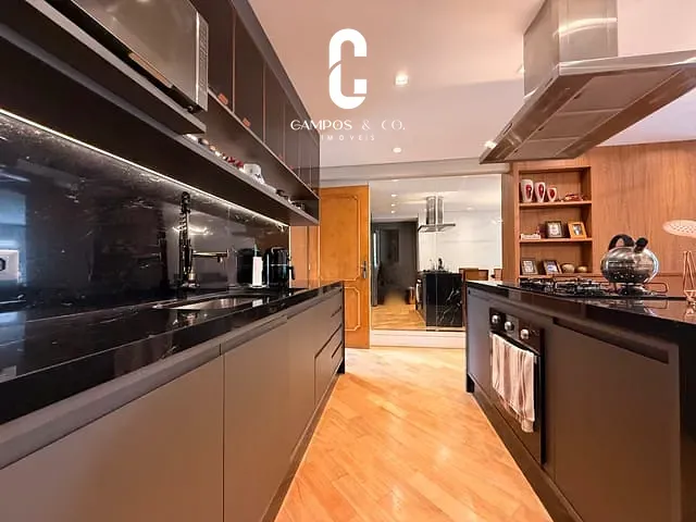 Apartamento com 200m² 5 quartos e 4 banheiros, à venda, no bairro Vila Capivari em Campos do Jordão