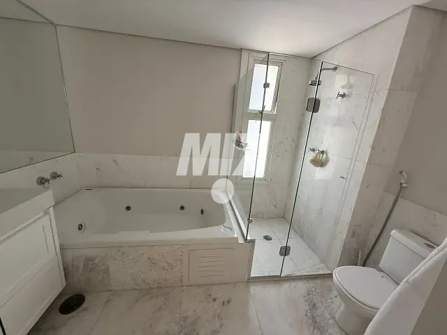 Apartamento 2 quartos e 3 banheiros, à venda ou para alugar, no bairro Itaim Bibi em São Paulo