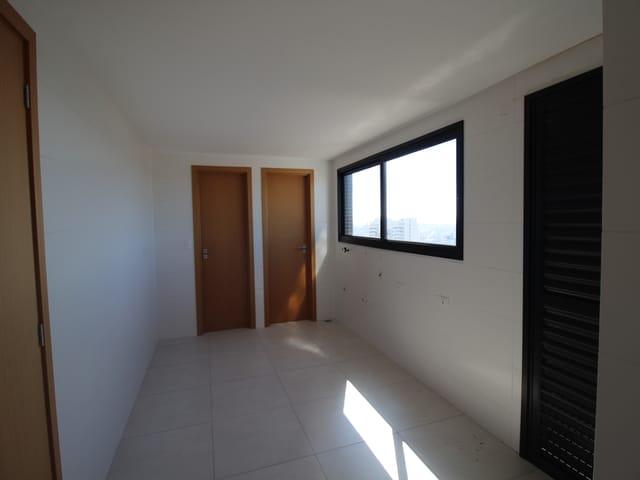 Apartamento com 313m² 3 quartos e 4 banheiros, à venda, no bairro Centro em Ponta Grossa