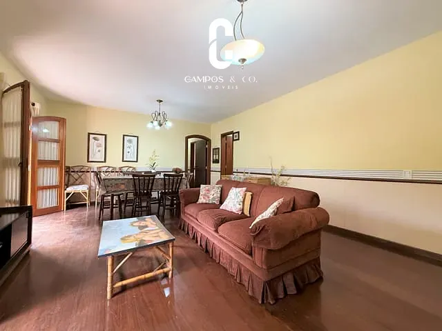 Apartamento com 233m² 4 quartos e 4 banheiros, à venda, no bairro Vila Capivari em Campos do Jordão
