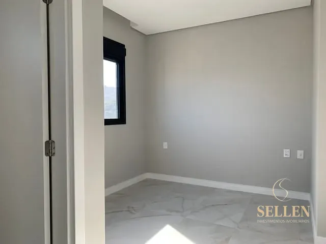 Apartamento 3 quartos e 4 banheiros, à venda, no bairro Centro em Balneário Camboriú