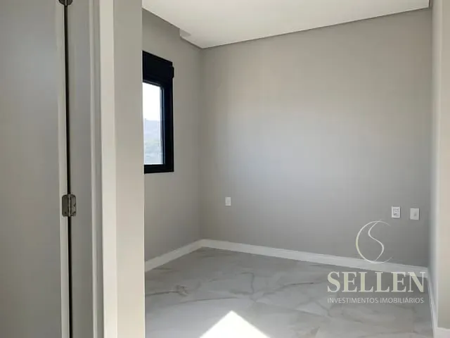 Apartamento 3 quartos e 4 banheiros, à venda, no bairro Centro em Balneário Camboriú