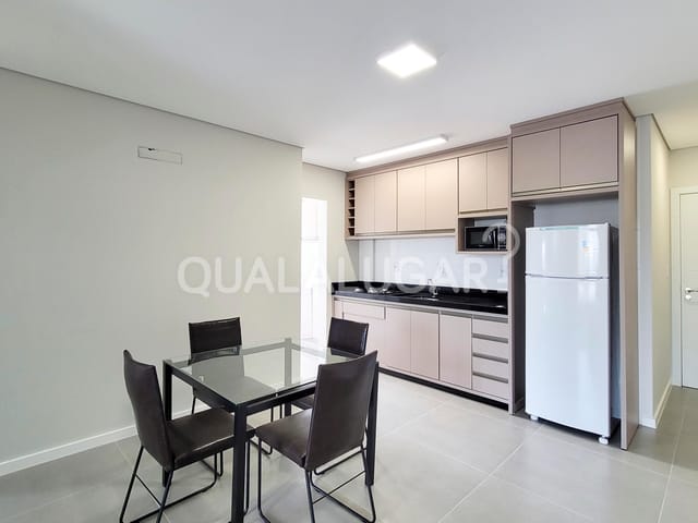 Apartamento 2 quartos e 2 banheiros, para alugar, no bairro Centro em Tubarão