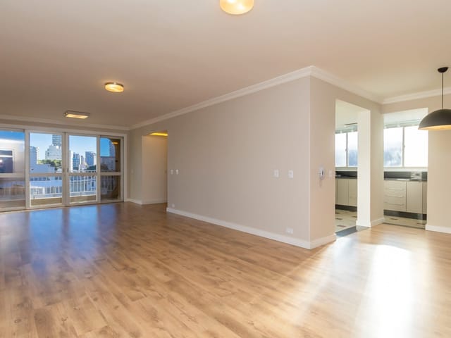 Foto do Apartamento - Lindo apartamento alto padrão de 3 dormitórios com 1 SUÍTE à venda, Centro, Curitiba, PR por apenas R$1.149.000,00!! | IMOBILIÁRIA TRIHOUSES