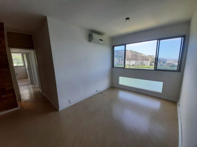 Foto do Apartamento - Av. EPITÁCIO PESSOA! 03 QUARTOS, 03 BANHEIROS, vista MAR e LAGOA, PORTARIA 24h, 01 VAGA | EASY NEGOCIOS IMOBILIARIOS LTDA