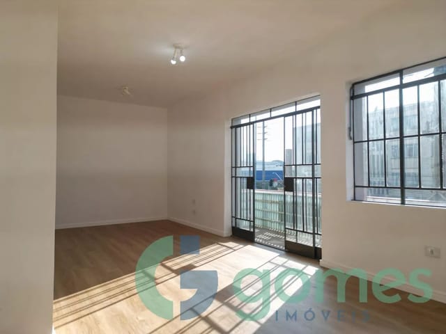 Apartamento 3 quartos e 4 banheiros, para alugar, no bairro Rebouças em Curitiba