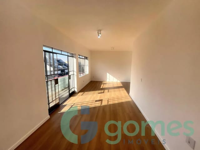 Apartamento 3 quartos e 4 banheiros, para alugar, no bairro Rebouças em Curitiba