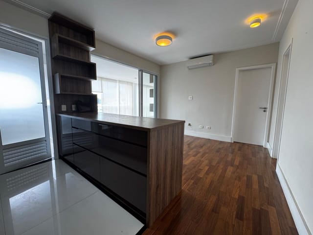 Foto do Apartamento - Apartamento na Vila Mariana com uma suíte, próximo as faculdades ESPM e Belas Artes, 2 vagas de garagem. | MDG IMÓVEIS