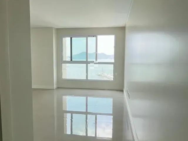 Apartamento 4 quartos e 4 banheiros, à venda, no bairro Pioneiros em Balneário Camboriú