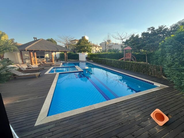 Apartamento 2 quartos e 2 banheiros, à venda, no bairro Ingleses do Rio Vermelho em Florianópolis