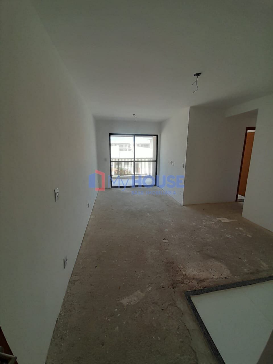 Apartamento à venda com 2 quartos, 70m² - Foto 3