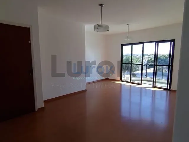 Apartamento com 105m² 3 quartos e 2 banheiros, à venda, no bairro Vila Clayton em Valinhos