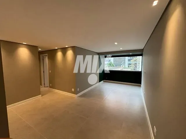 Apartamento 3 quartos e 2 banheiros, à venda, no bairro Vila Nova Conceição em São Paulo